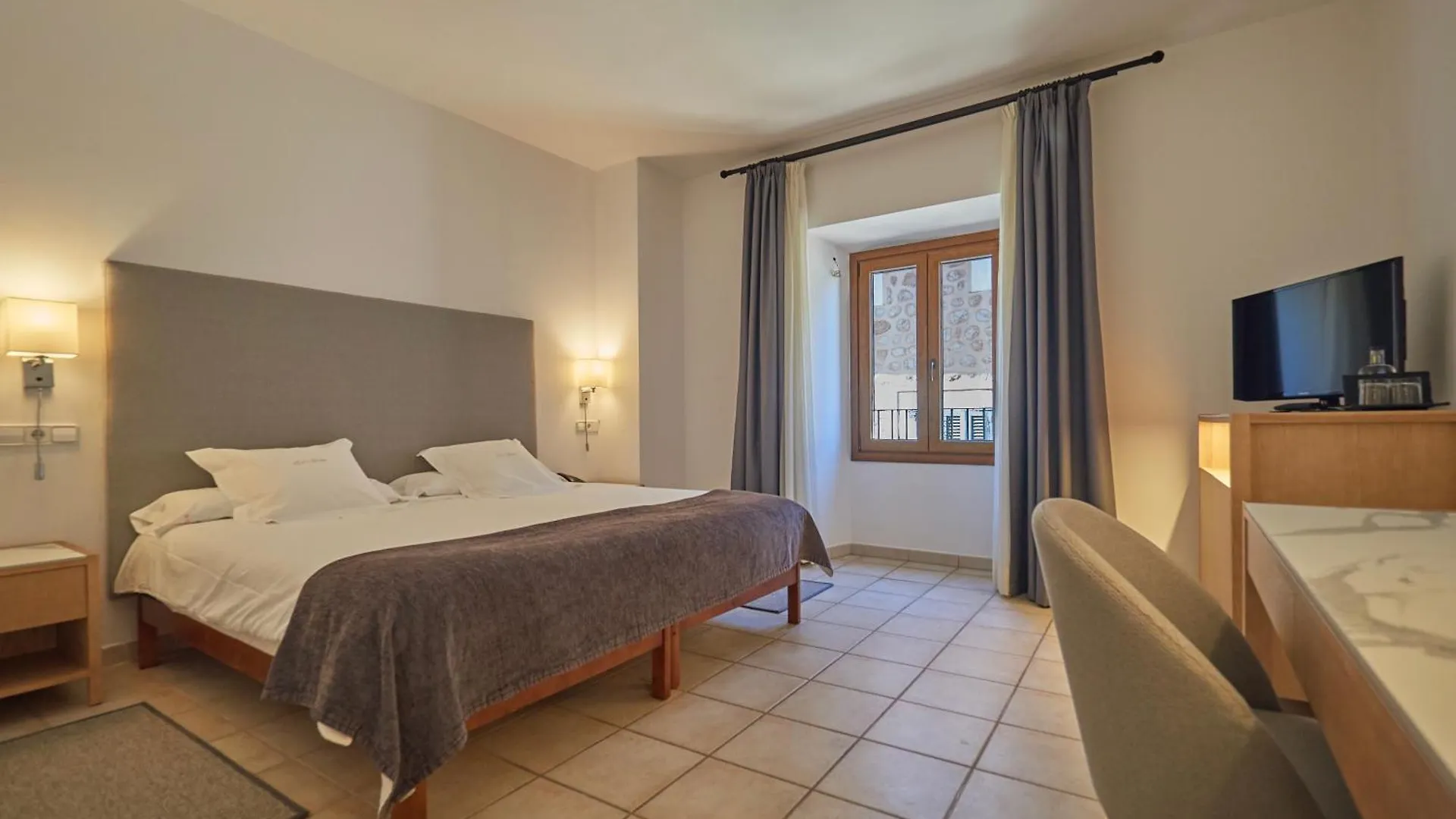 Hotel Ca'L Bisbe Сольер